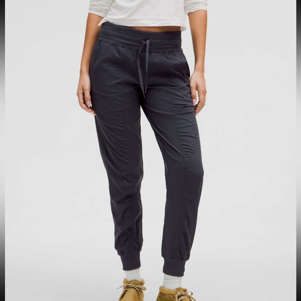 Lululemon Dance Studio Mid-Rise Jogger VGUC in Black